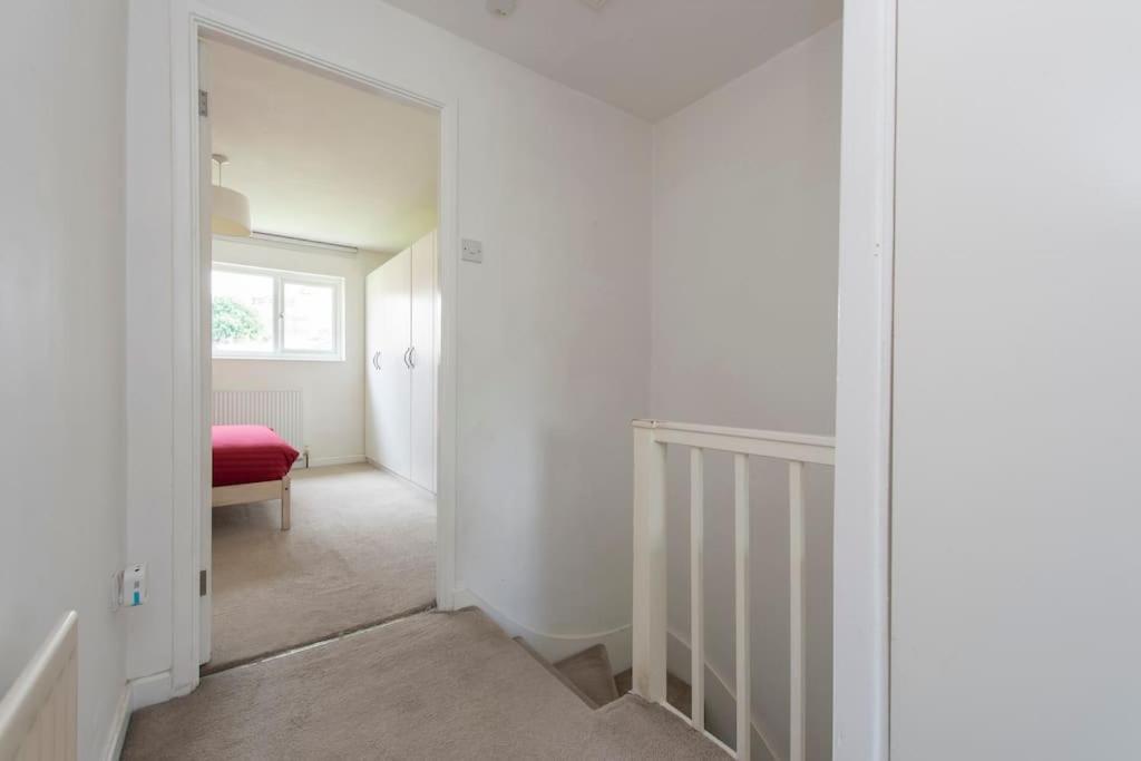 Lovely 2-Bed 15 Minutes To Central London Exterior photo