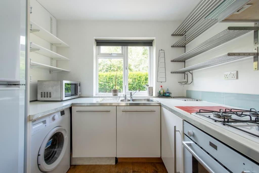 Lovely 2-Bed 15 Minutes To Central London Exterior photo
