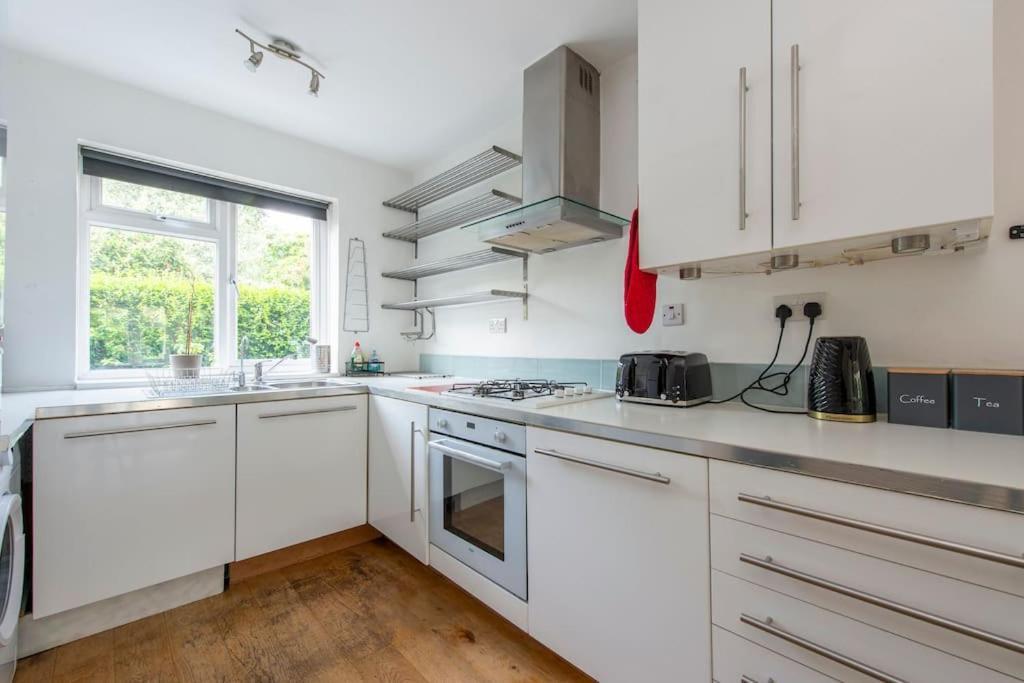 Lovely 2-Bed 15 Minutes To Central London Exterior photo